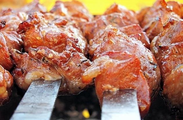 קאב עסיסי וריחני של שיב מבשר חזיר: מתכון בצורה קווקזית