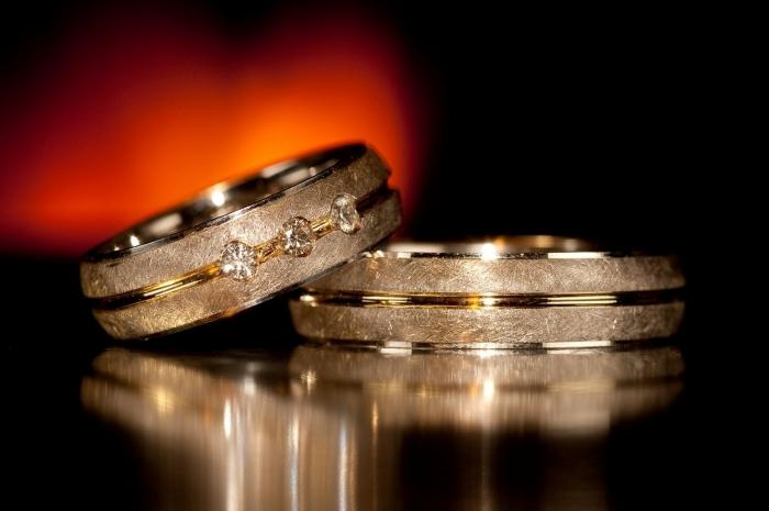 מה צריך להיות טבעות נישואין: מסורות ומנהגים